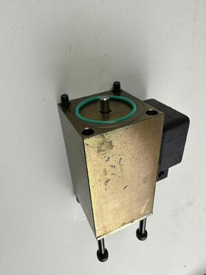 0009736081 Magnetventil Linde Reachstacker Teile